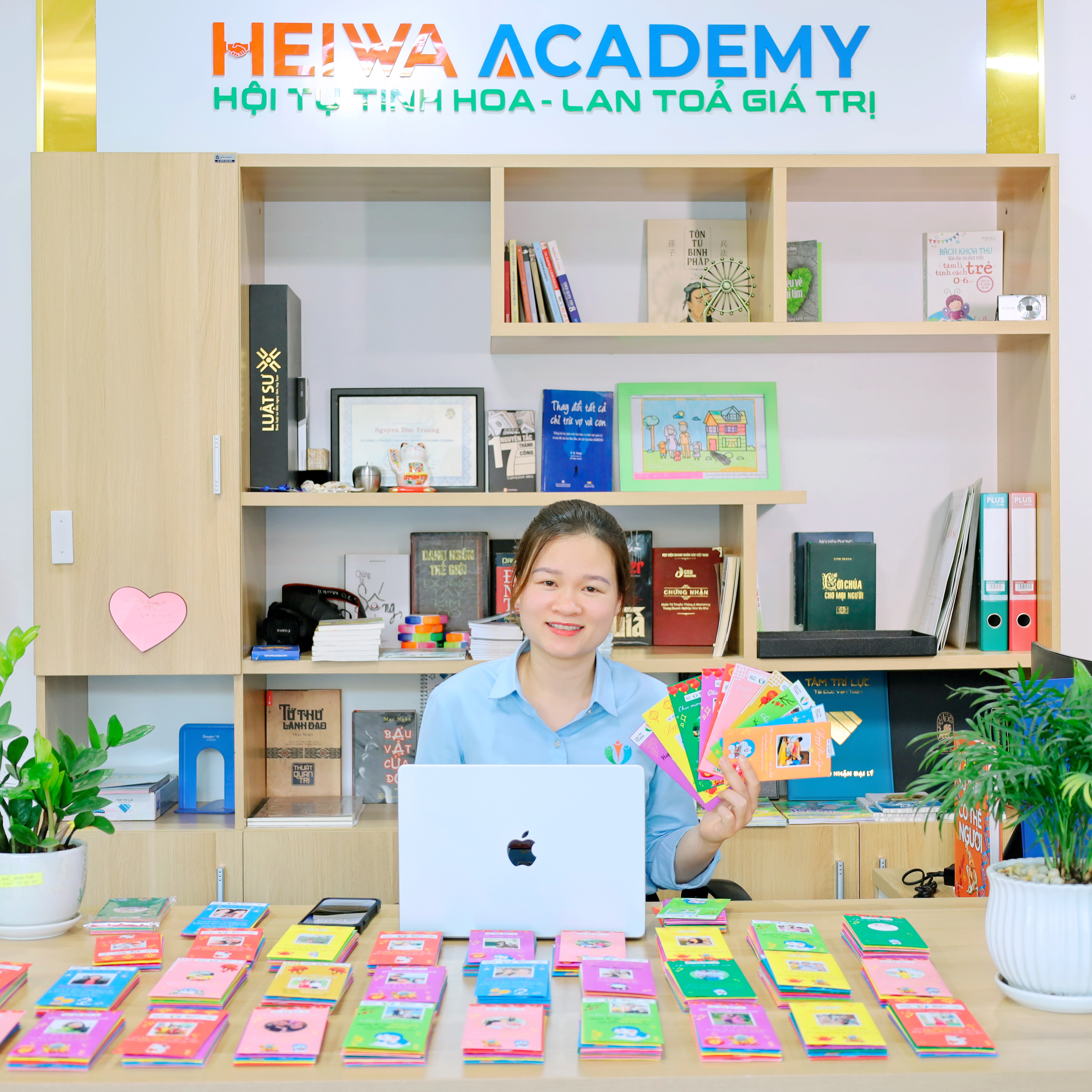 Cô Tạ Thị Hồng Duyên